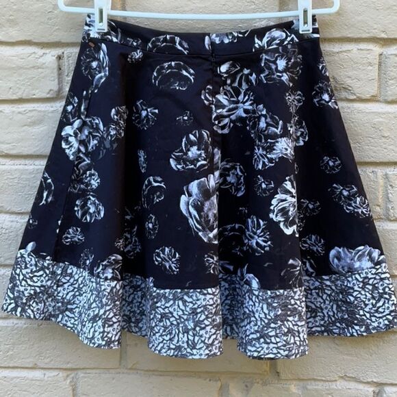 Take 50% OFF- Prabal Gurung For Target Ruffled A-Line Skirt Floral, Size-4 - Picture 7 of 8